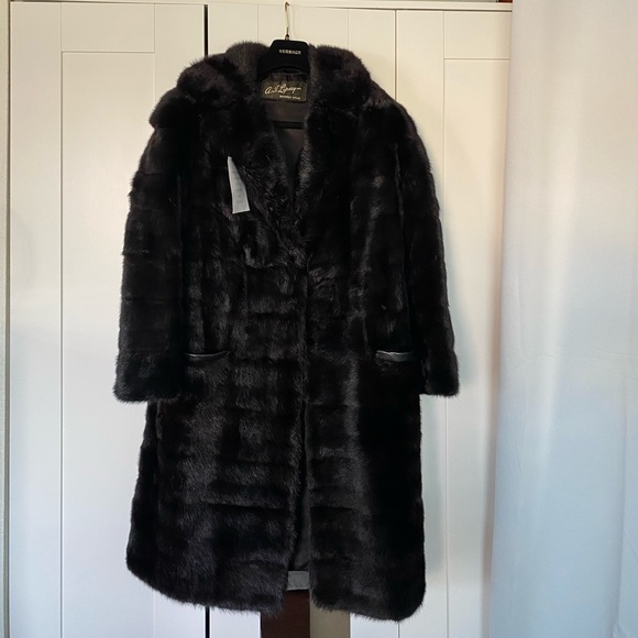 A.J. Lipsey, Inc. Beverly Hills Mink Fur Coat - Picture 3 of 13